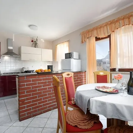 Ruza By Briskva Višnjan